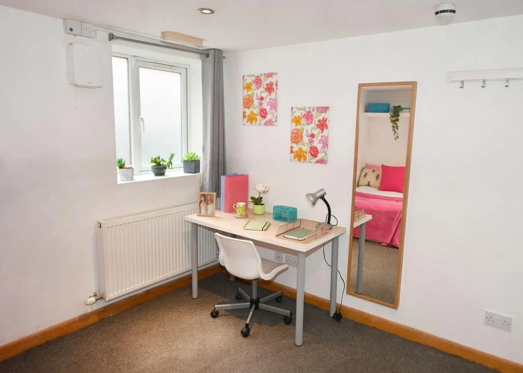 8 bedroom terraced house for rent
