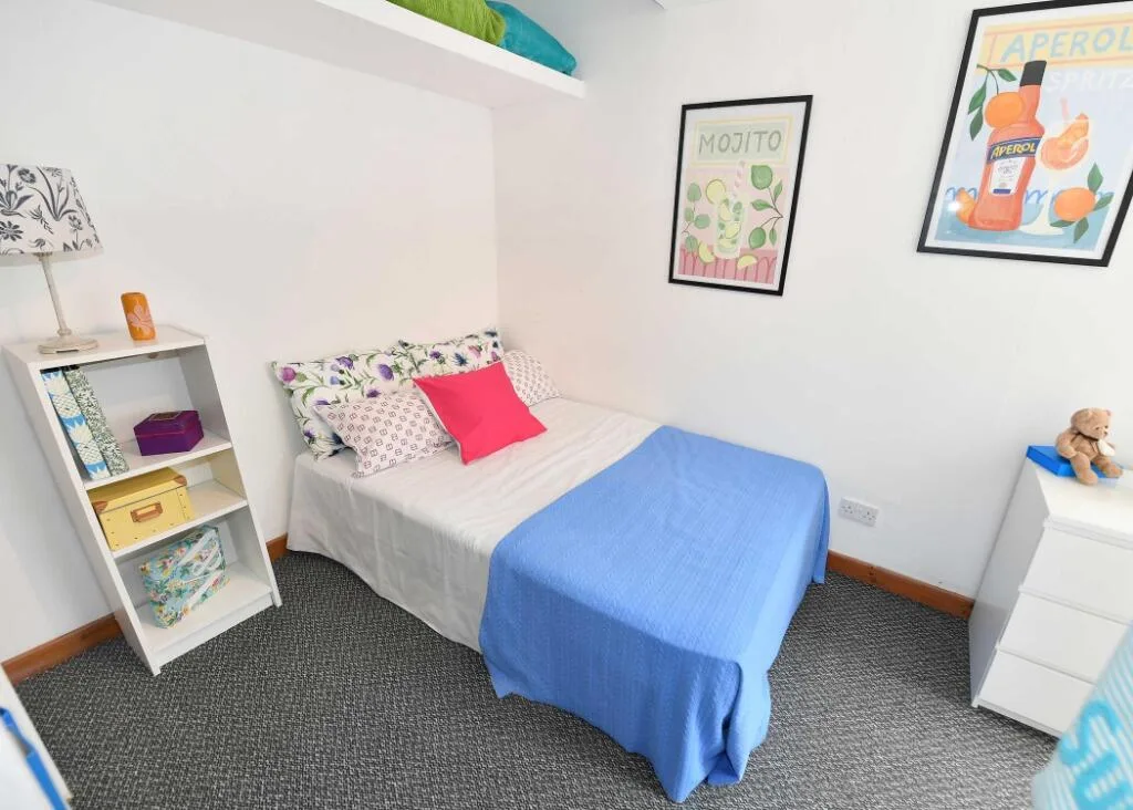 8 bedroom terraced house for rent
