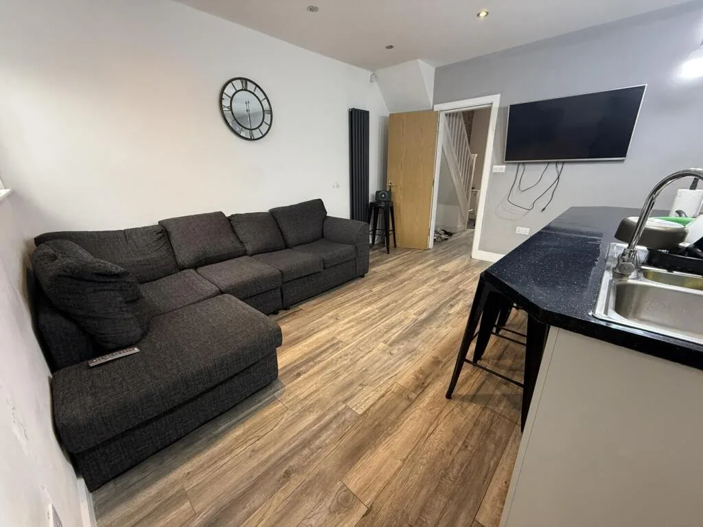 7 bedroom property for rent