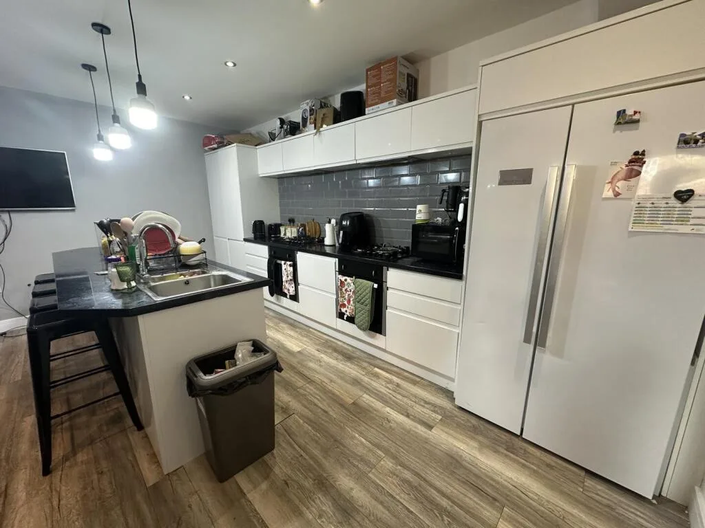7 bedroom property for rent