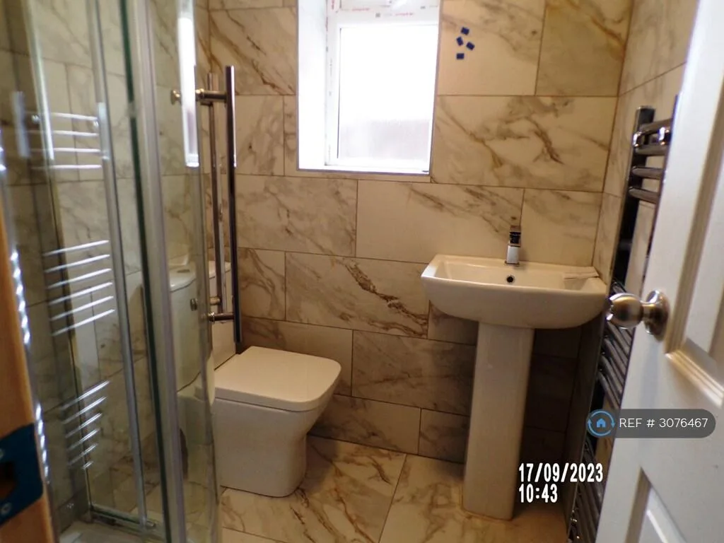 8 bedroom semi-detached house for rent