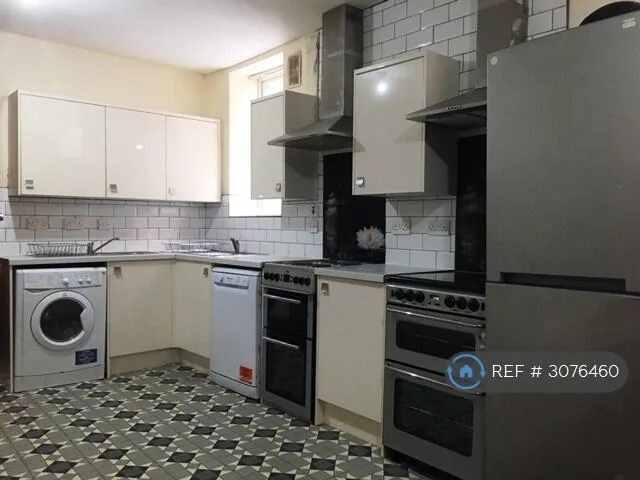 9 bedroom terraced house for rent