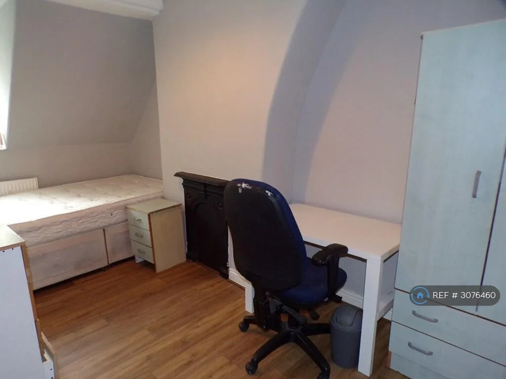 9 bedroom terraced house for rent