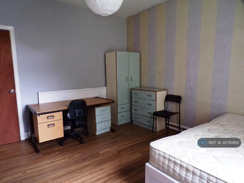 9 bedroom terraced house for rent