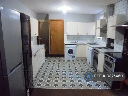 9 bedroom terraced house for rent