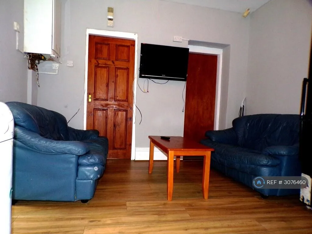 9 bedroom terraced house for rent