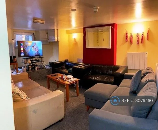 9 bedroom terraced house for rent