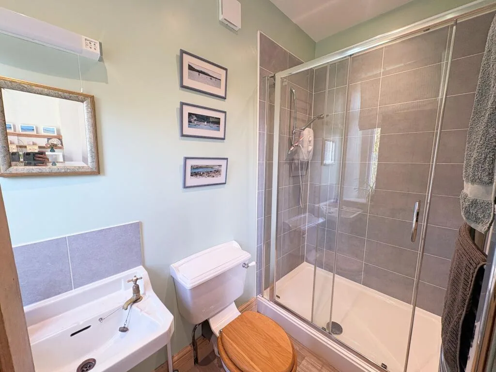 3 bedroom semi-detached house for rent