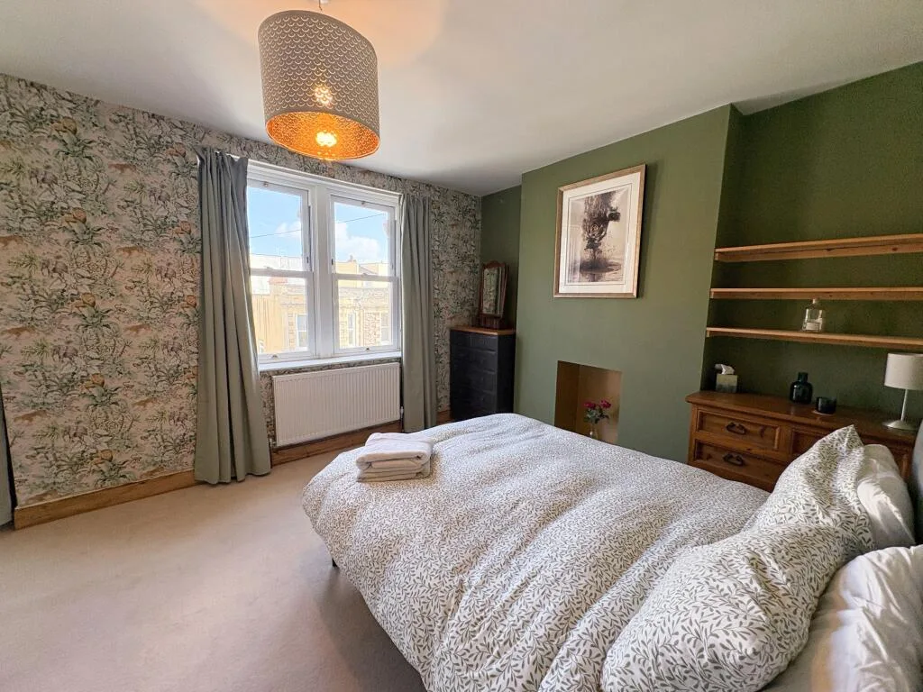 3 bedroom semi-detached house for rent