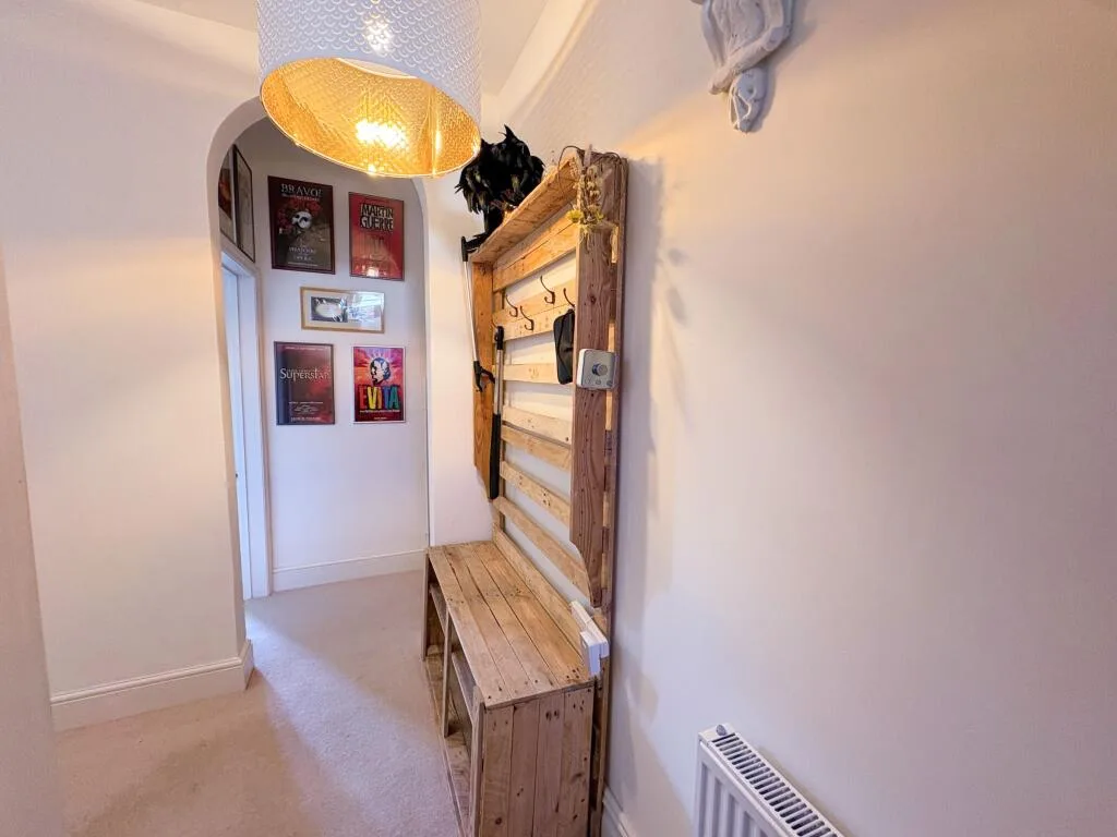 3 bedroom semi-detached house for rent