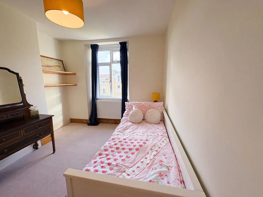 3 bedroom semi-detached house for rent