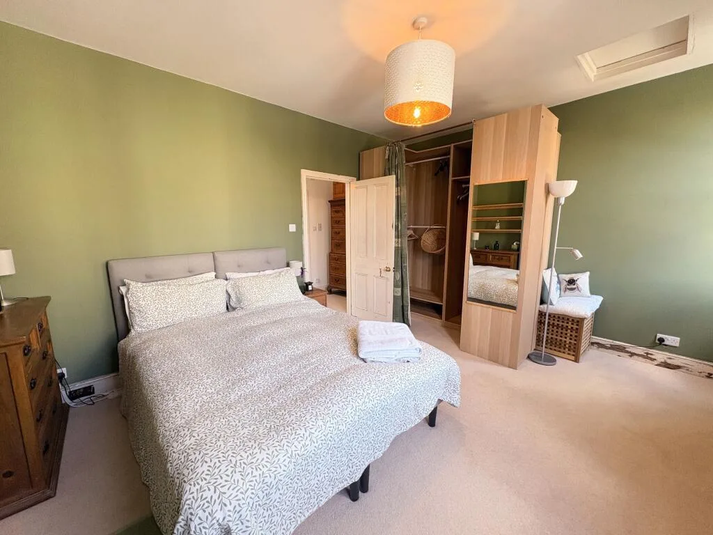 3 bedroom semi-detached house for rent