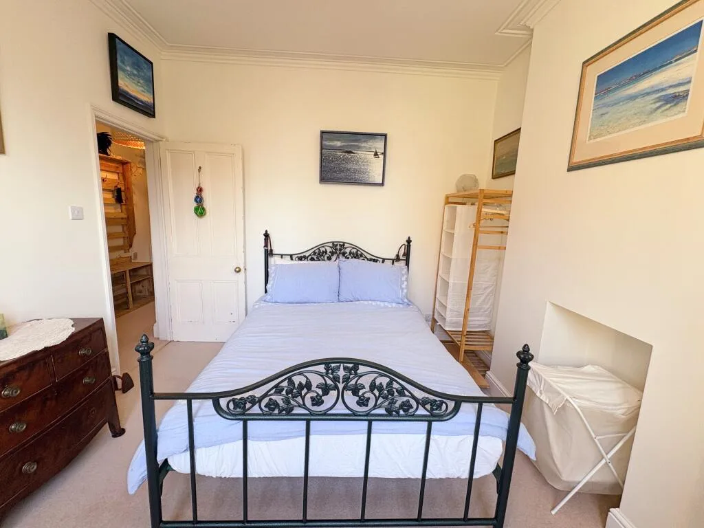 3 bedroom semi-detached house for rent