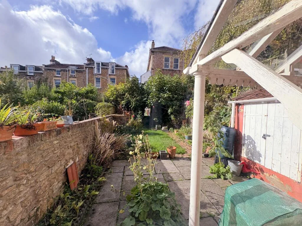 3 bedroom semi-detached house for rent