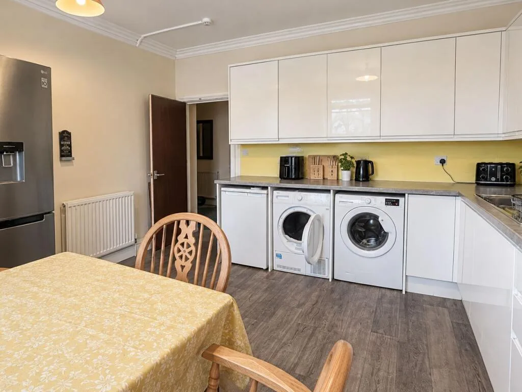 5 bedroom maisonette for rent