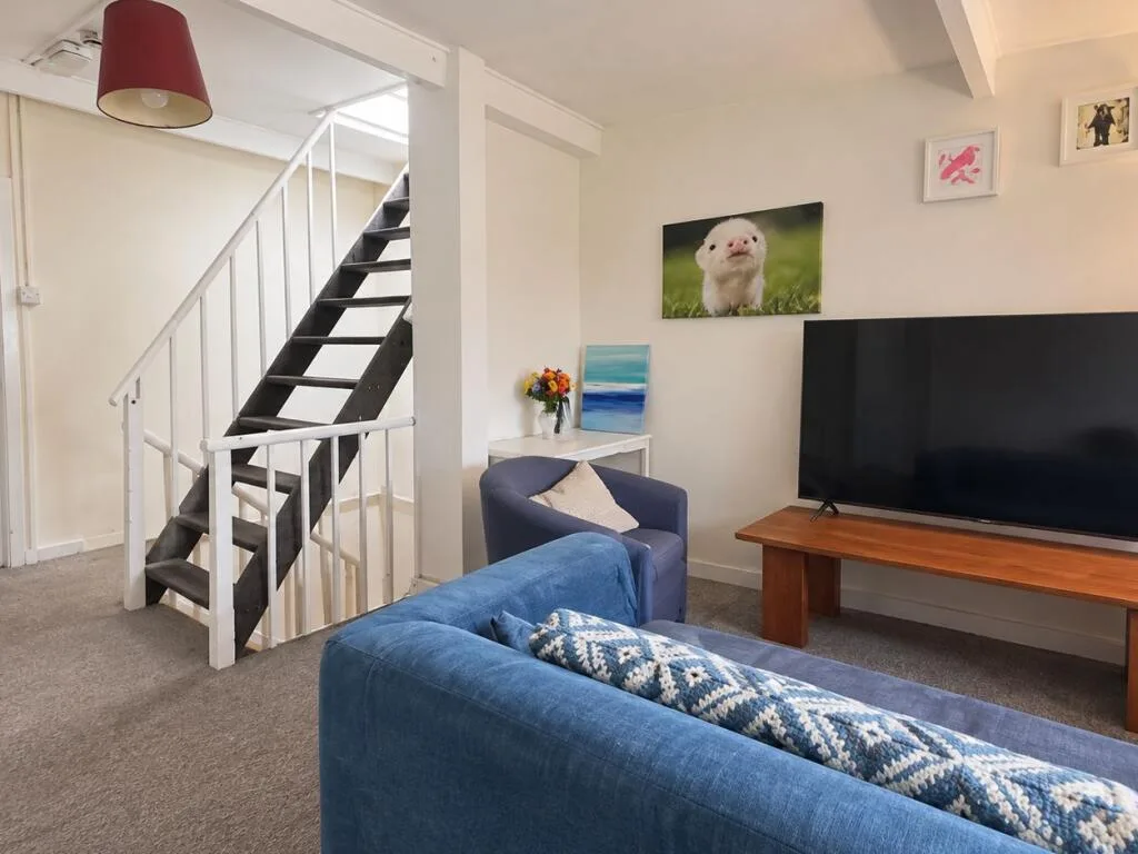 5 bedroom maisonette for rent