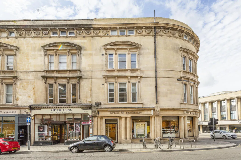 6 bedroom apartment for rent