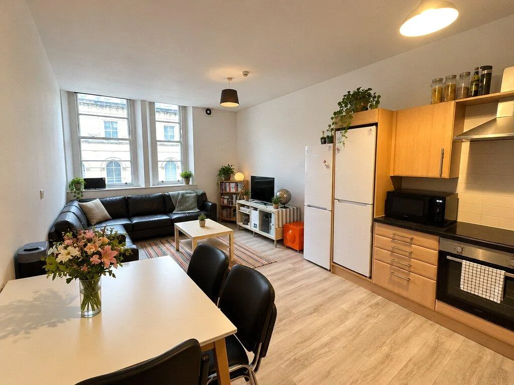 6 bedroom apartment for rent