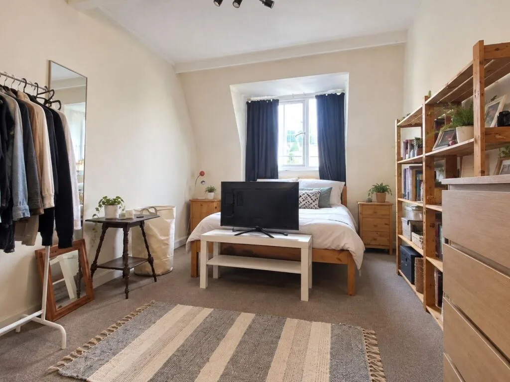 5 bedroom maisonette for rent