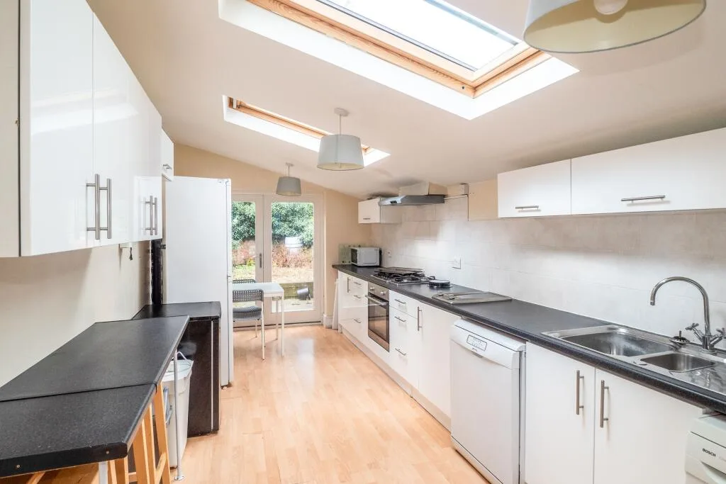 7 bedroom house for rent