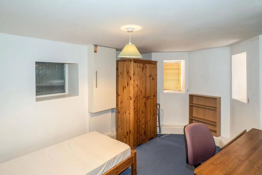 7 bedroom house for rent