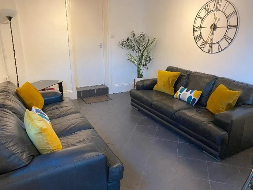 7 bedroom house for rent