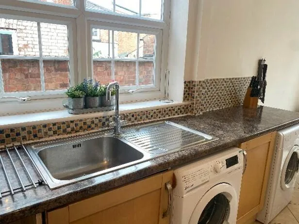 6 bedroom house for rent