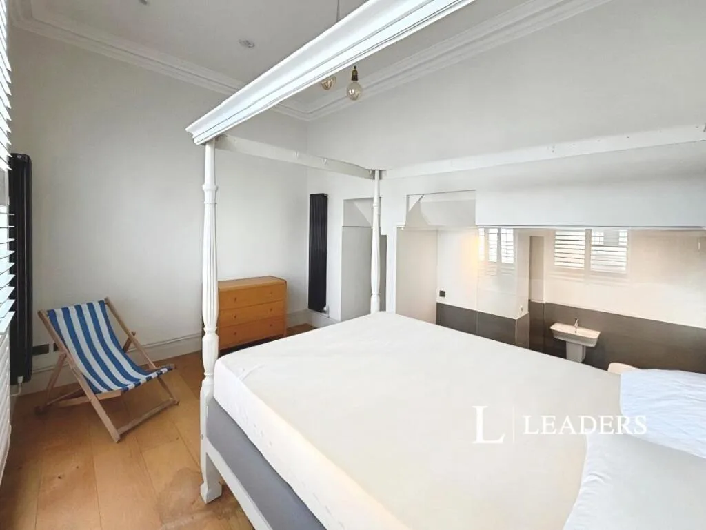 3 bedroom flat for rent