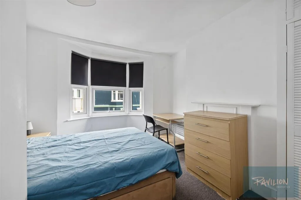 5 bedroom terraced house for rent
