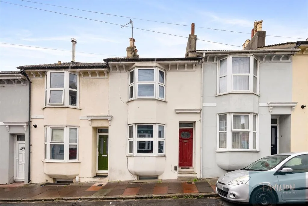 5 bedroom terraced house for rent