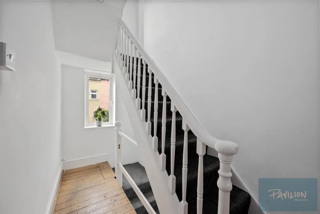 5 bedroom terraced house for rent
