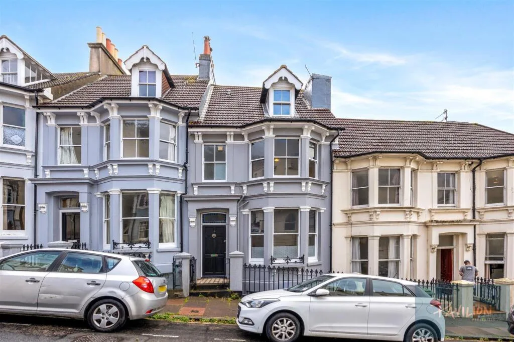 6 bedroom terraced house for rent