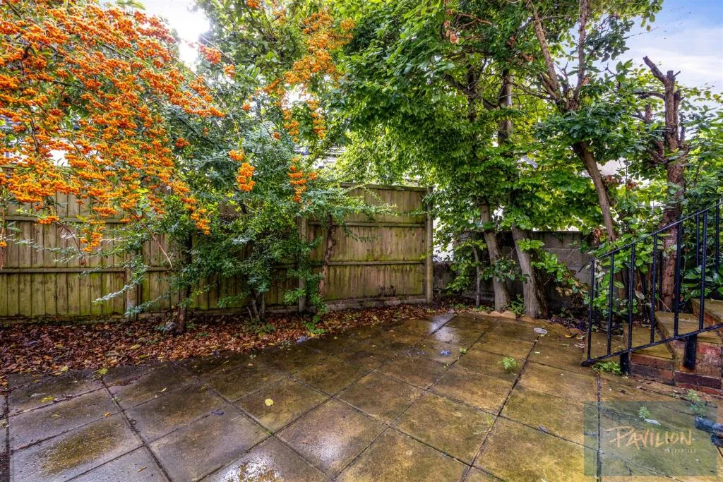 6 bedroom terraced house for rent