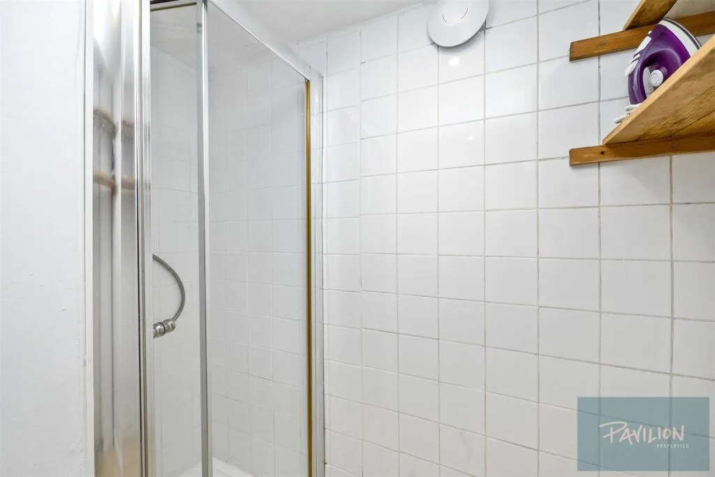 6 bedroom terraced house for rent