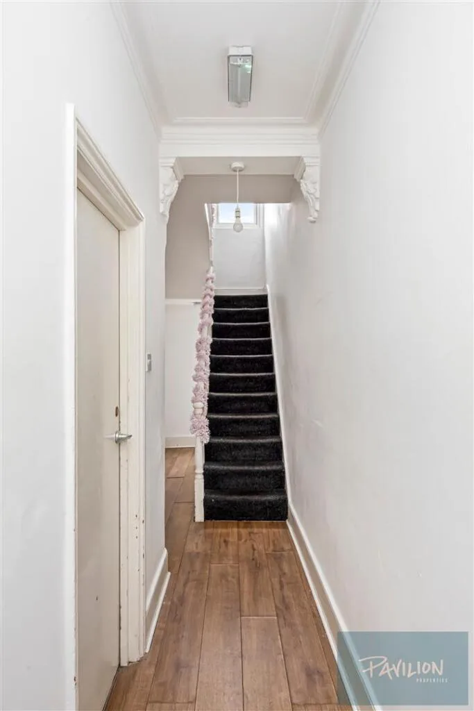 7 bedroom terraced house for rent