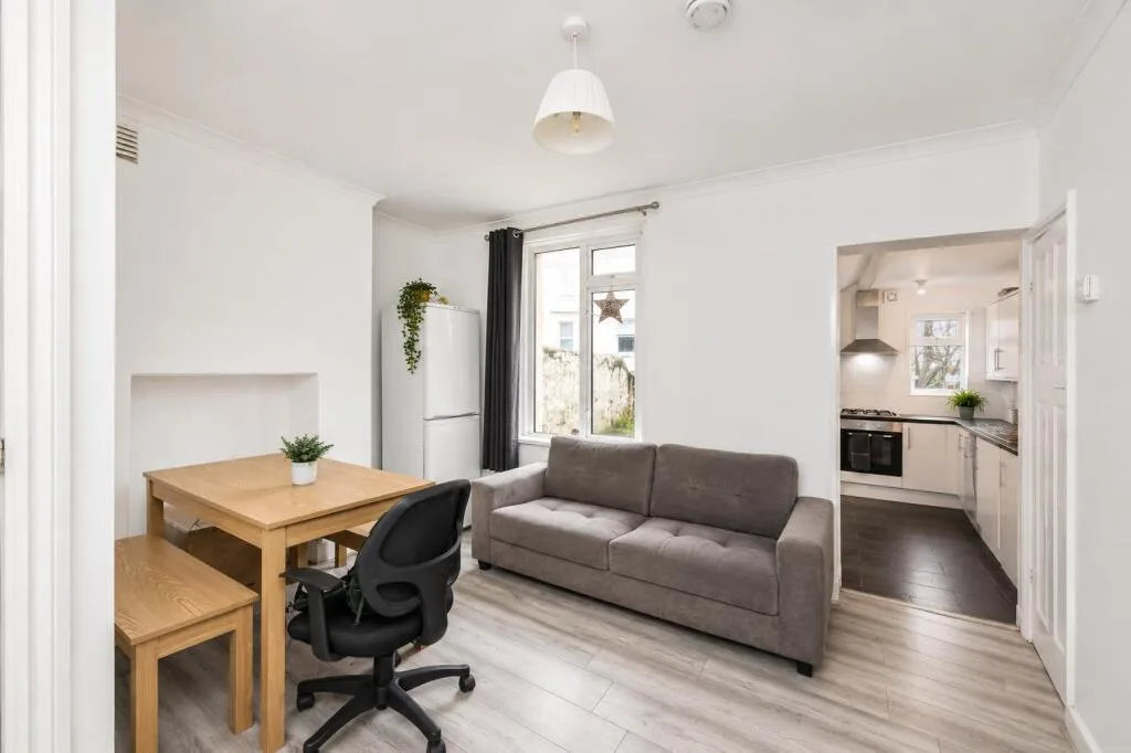 7 bedroom terraced house for rent