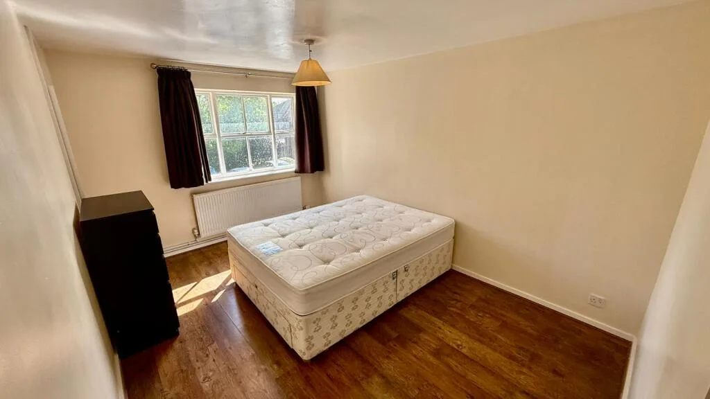 2 bedroom maisonette for rent