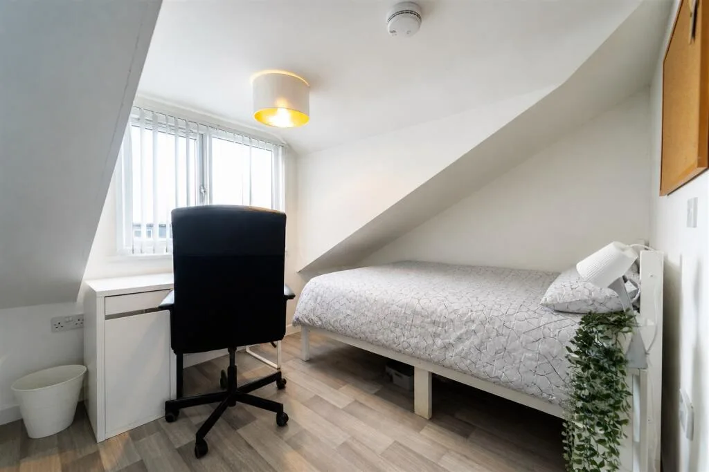 5 bedroom house for rent