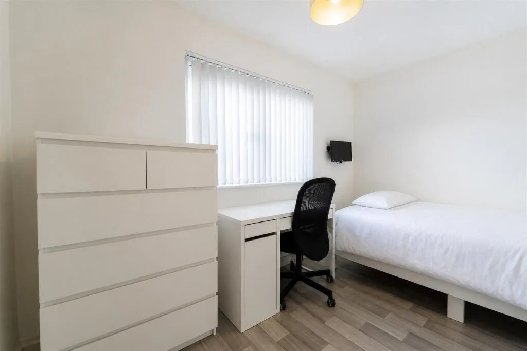 5 bedroom house for rent