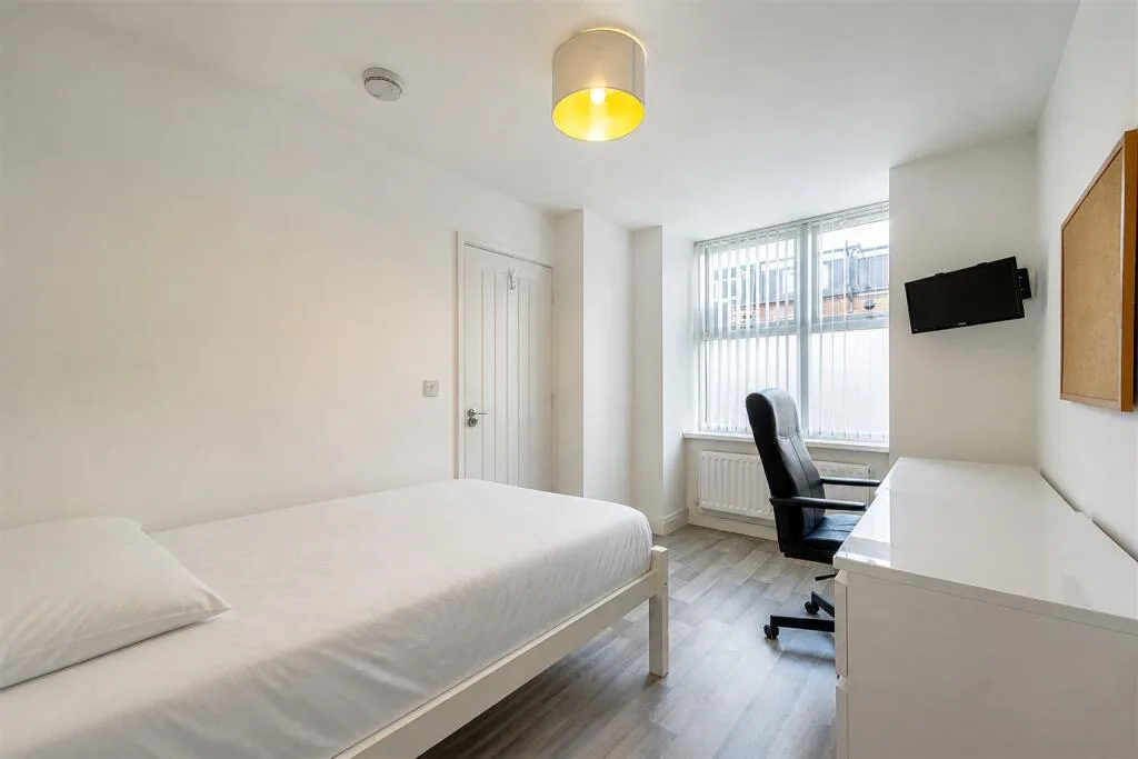 5 bedroom house for rent