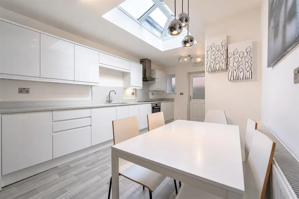 5 bedroom house for rent