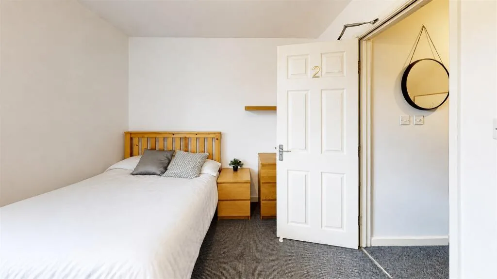 5 bedroom house for rent