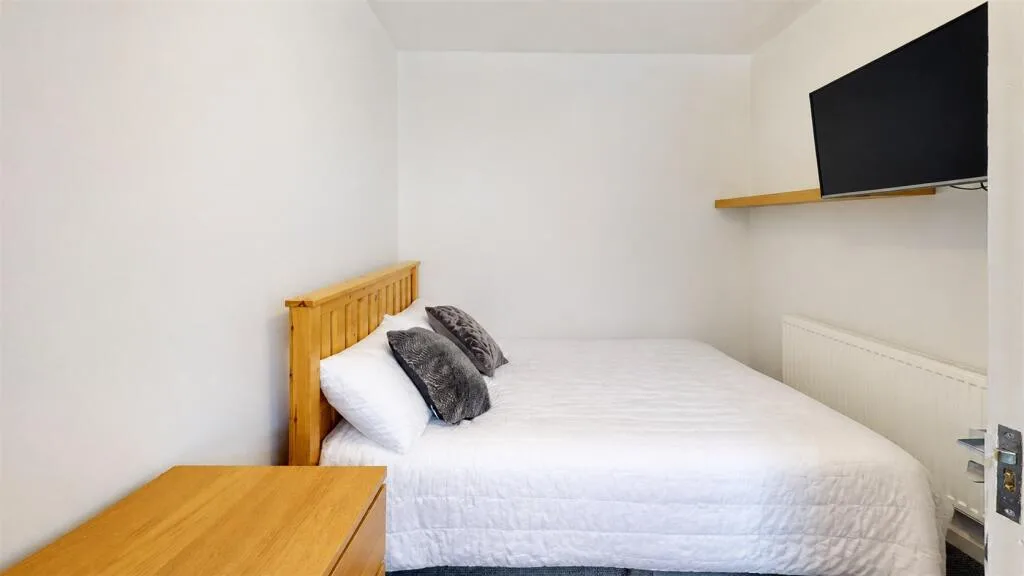 5 bedroom house for rent