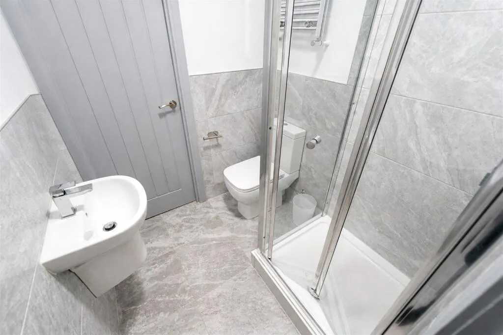 6 bedroom house for rent