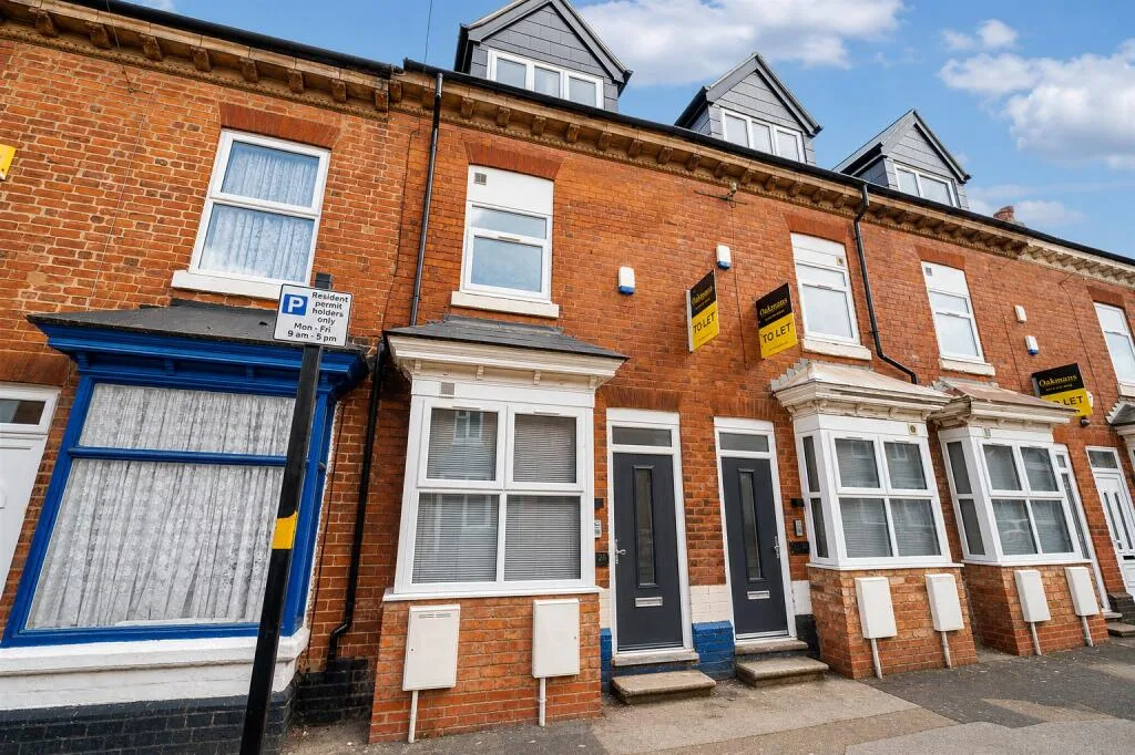 6 bedroom house for rent