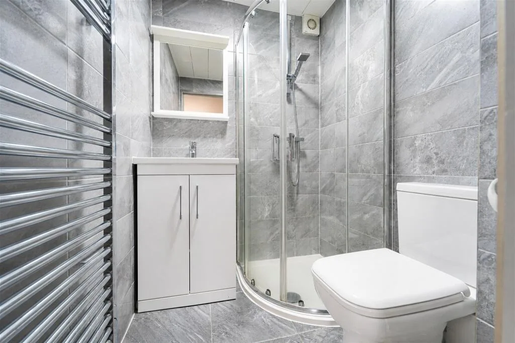 6 bedroom house for rent