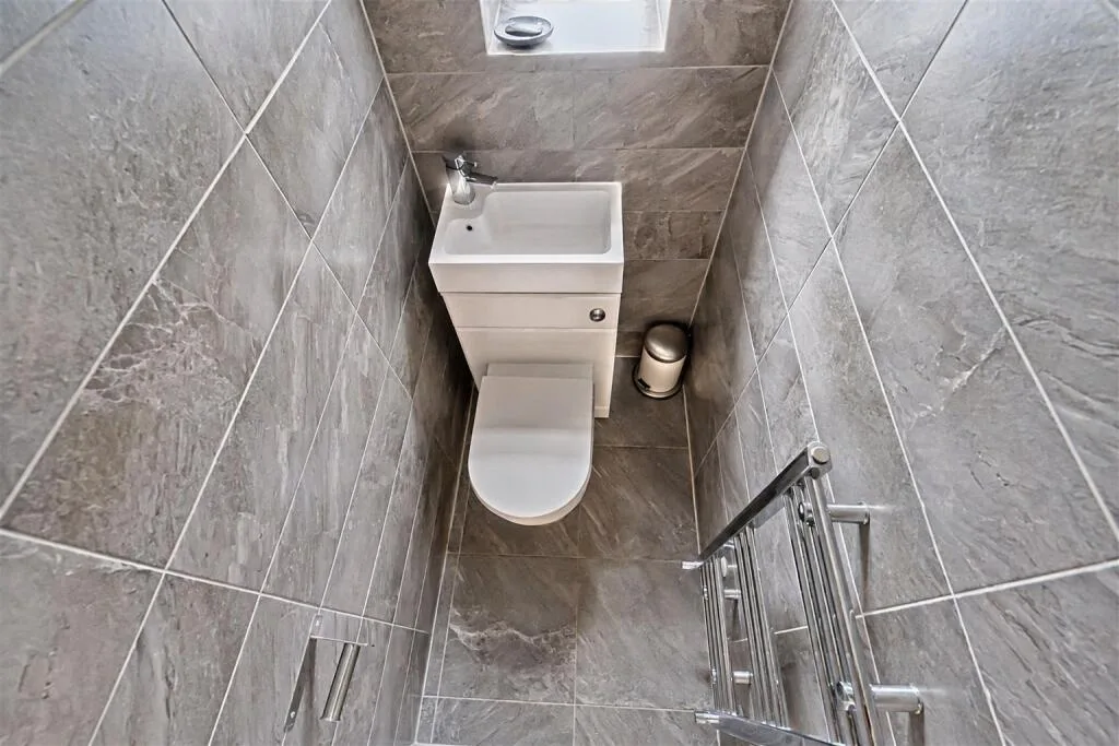 6 bedroom house for rent