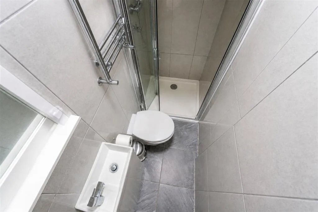 6 bedroom house for rent