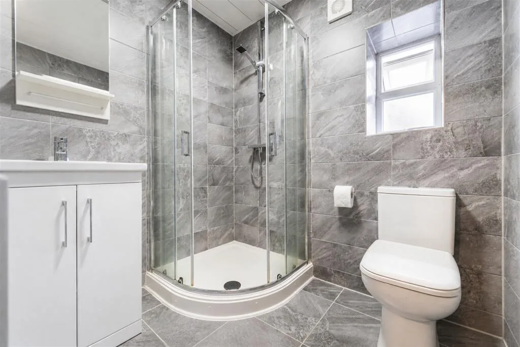 6 bedroom house for rent