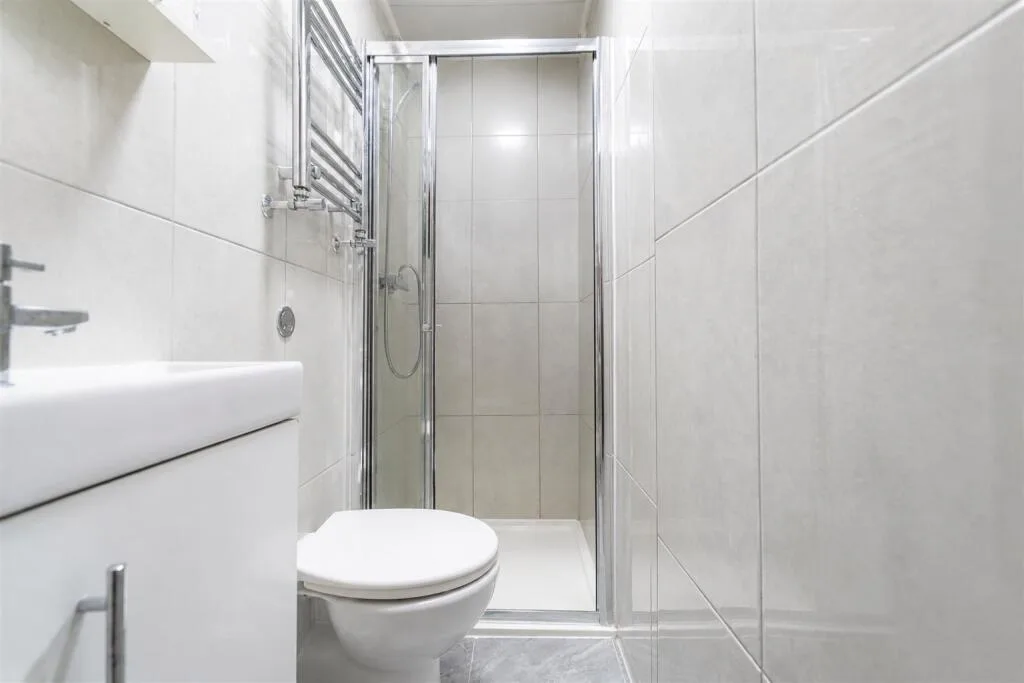 6 bedroom house for rent